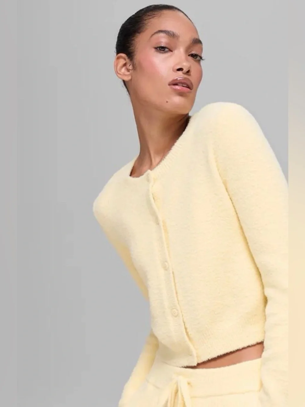 ALO YOGA | ✨NEW✨ Snuggle Up Sweater Cropped Cardigan in Candlelight